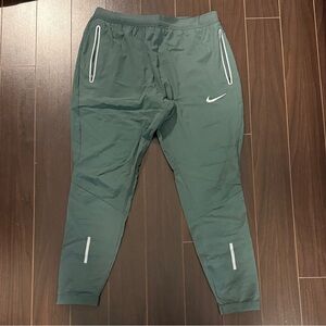 Nike Men’s Green Dri-FIT Training Pants